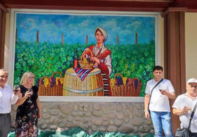 Мурал „Гроздоберачка” доби Вински музеј Кавадарци