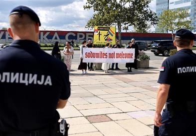 Српската полиција ја забрани парадата за време на Европрајд 