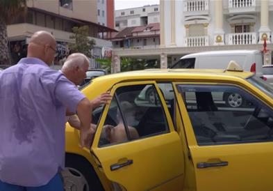 Видео: Неуништлив Мерцедес, албански таксист го возел над милион километри