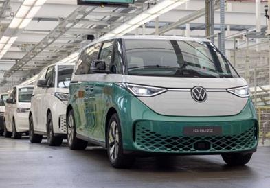 „VW“ веќе има добиено над 20.000 нарачки за новото електрично комбе