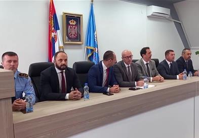 Претставниците на Србите одлучија да ги напуштат сите институциите на Косово
