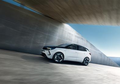 75 милионити Opel: Нов Grandland GSe “made in Eisenach”