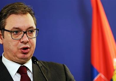 Вучиќ ги одликува суспендираните косовски полицајци: Нема да останете на улица 