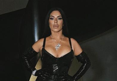 Сека Алексиќ објави сет провокативни фотографии во црн латекс
