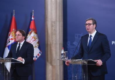 Се зголемуваат тензиите на релација Белград-Приштина
