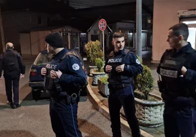 По влегувањето на косовските специјалци, во северниот дел на Митровица е мирно,но напнато