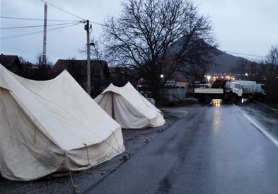 Нови тензии на Косово, специјалци упаднаа во објект на Газивода, косовските Срби на барикади