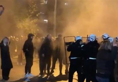 Насилни протести во Подгорица: Демонстранти се судрија со полицијата,испукани шок бомби (ВИДЕО)