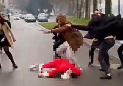 На пијаниот војник, кој претепа Дедо Мраз во Хрватска, не му било прв пат (ВИДЕО) 
