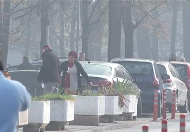 Лекарите препорачуваат поради загадувањето да носиме маски на отворено