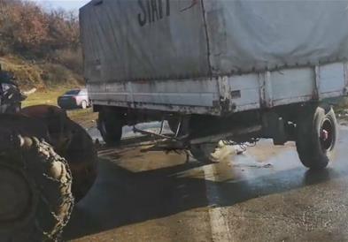 Отстранета првата барикада на Косово