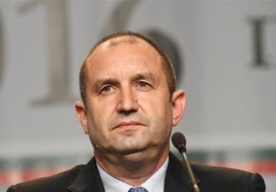Радев ќе го врачи мандатот за формирање влада на партијата на Кирил Петков