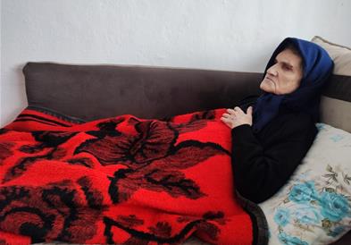 Има сто години и новогодишна желба пак да прогледа и да прооди
