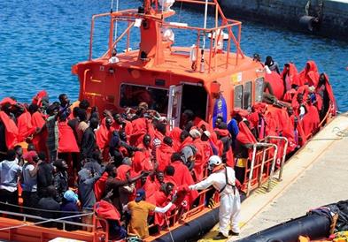 Во Грција почна судењето на активистите, кои спасуваа мигранти- им се суди за шверц на луѓе