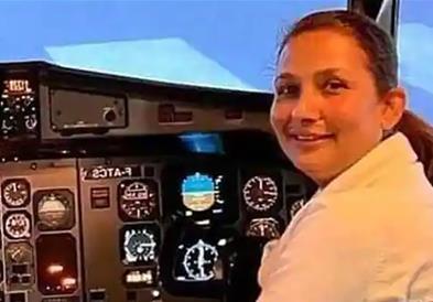 Пред 17 години во пад на авион загина нејзиниот сопруг – пилот, сега и таа загина како копилот 