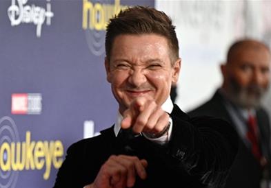 Џереми Ренер е пуштен од болница: Со семејството си дојдов дома 
