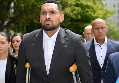 Киргиос призна вина за семејно насилство, судот го ослободи 