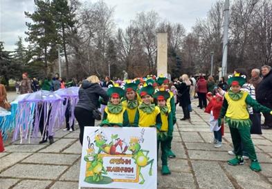 Најмладите струмичани ја продолжија традицијата со Детскиот карневал