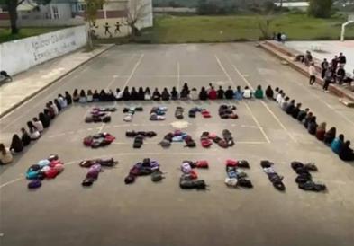 „Пиши кога ќе стигнеш“ -  симболична поддршка и порака од учениците во Грција