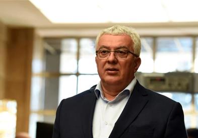 Мандиќ: Ѓукановиќ мора на демократски начин да се отстрани од функцијата претседател