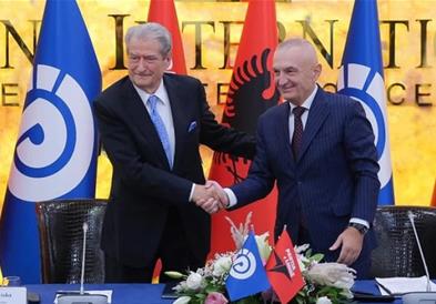 Бериша и Мета ја официјализираа изборната коалиција