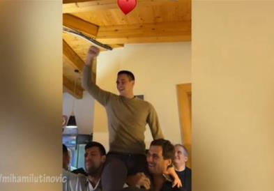 Видео: Ноле го прослави раѓањето на внукот Александар 