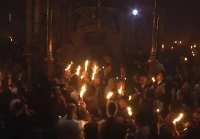Видео- фото: Во Ерусалим запален Благодатниот оган 