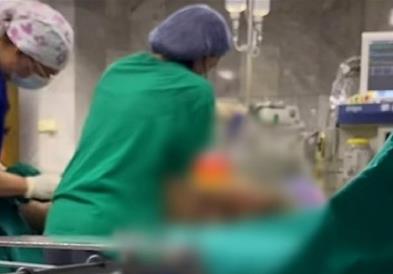 Медицинска сестра од Србија на ТикТок директно пренесувала породување, доби отказ 