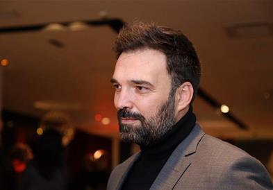 Иван Босиљчиќ гушка друга жена, а тоа не е неговата сопруга Јелена Томашевиќ! (фото)