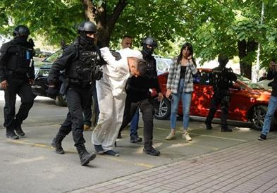 Убиецот од Младеновавац е однесен на распит по комбинезон и чорапи