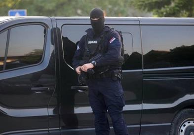 Уапсен е ученик во Србија, кој во група испратил цртеж со крвави тела 