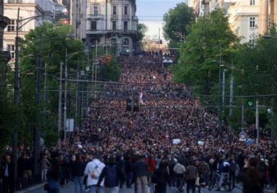 Во Белград 50.000 луѓе на протестен митинг „Србија против насилство“ 