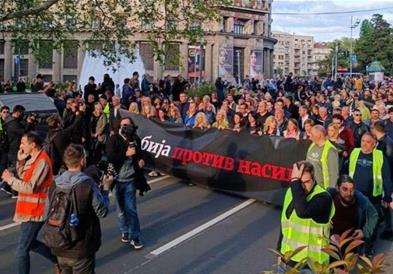 Илјадници луѓе на протест во Белград, опозицијата испорача сет барања до владата 