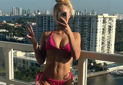 Фото: Секси фудбалерка добила понуда од „Only Fans“ од 100 000 долари 