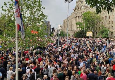 Дел од учесниците на протестот „Србија против насилството“ останаа цела ноќ на блокада