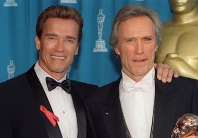 Арнолд Шварценегер со трогателна порака му го честита 93. роденден на Клинт Иствуд