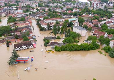 Вонредна состојба во 26 градови и општини во Србија поради обилните врнежи
