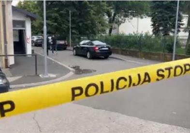 Наставник ранет од малолетник во основно училиште во градот луковац во Босна и Херцеговина