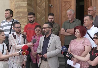 Набавката на лекот „Трикафта“ повторно заглави во бирократските лавиринти