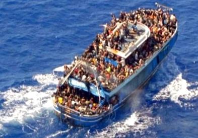 На потонатиот брод во Грција имало околу 100 деца, бројот на жртвите може да достигне 600 