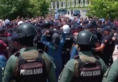 Иран апелира до Албанија: Ги засолнивте терористите на МЕК, исправете ја грешката