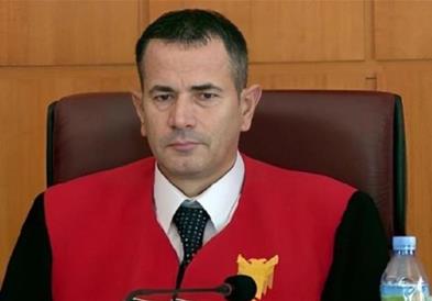 Поранешниот претседател на Уставниот суд на Албанија Башким Дедја казнет поради прикривање имот