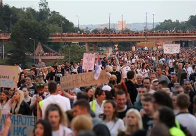 Почнува дводневниот протест „Србија против насилството“ со блокади на автопат