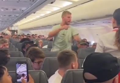 Уапсен е Британецот, кој сакаше да ја отвори вратата од авионот на лет од Загреб (ВИДЕО)