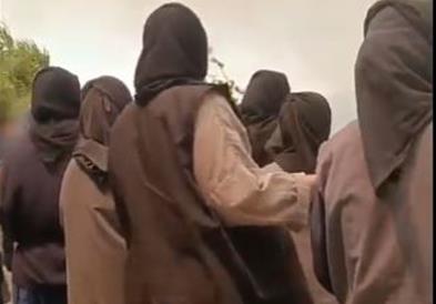 Видео: Полицајци убедуваат монахињи да напуштат манастир во близина на пожарот во Атина
