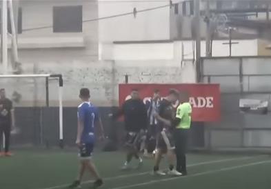 Фудбалер го претепал судијата, па си го одземал животот