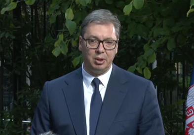 Вучиќ по средбата со Столтенберг: Побарав КФОР и НАТО да ја вршат својата должност