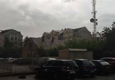 Жена загина во невремето во БиХ, најмалку 20 лица се повредени (ВИДЕО)
