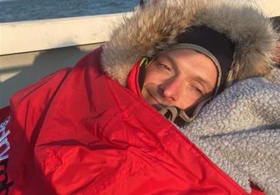 Нашиот маратонец Поп Ацев  не успеа да го преплива Ла Манш, но не се предава 
