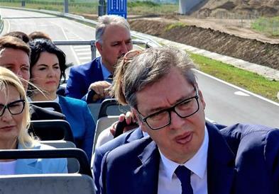 Вучиќ: Автопатот на мирот ги поврзува Србите и Албанците